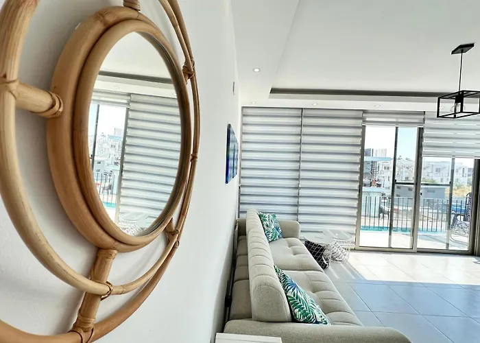 The Place Καραβάς