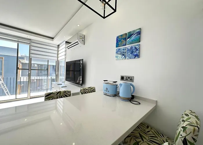 The Place * Καραβάς