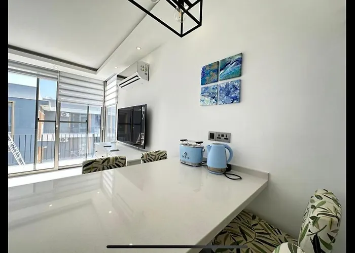 The Place * Καραβάς